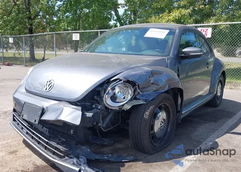 2013 Volkswagen Beetle 2.5L z USA, uszkodzony, nr VIN 3VWJP7AT7DM674633